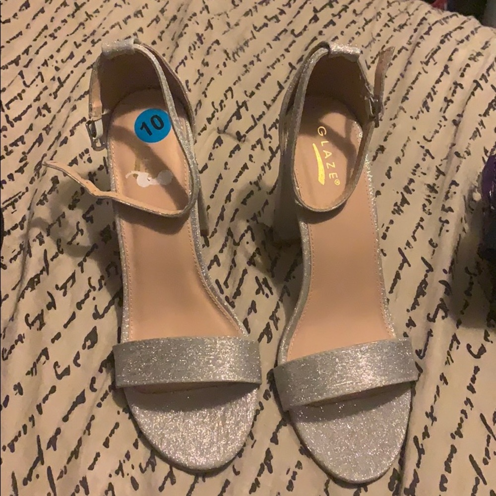 Glitter silver heels